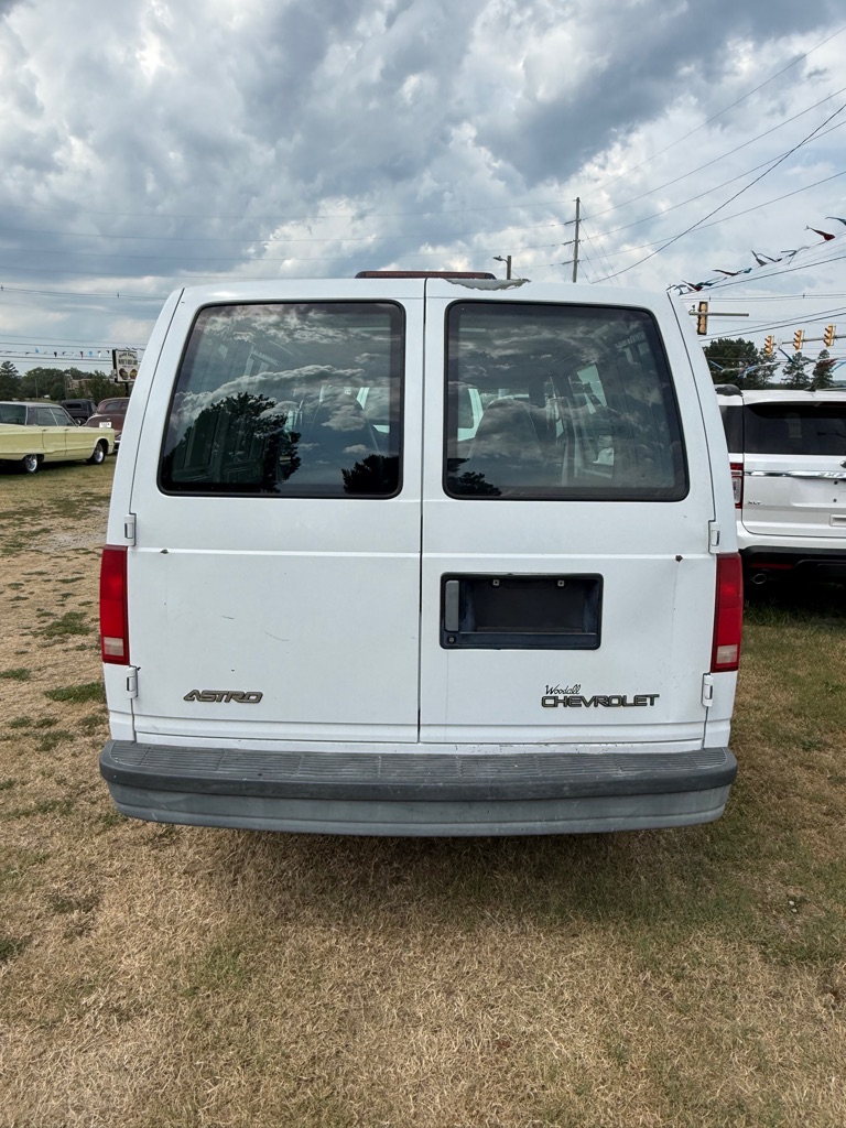 Photo 5 of this CHEVROLET ASTRO VAN