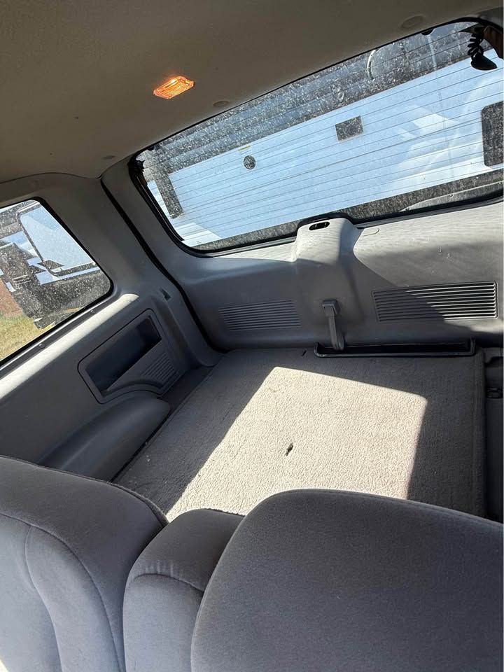 Photo 5 of this FORD EXPLORER