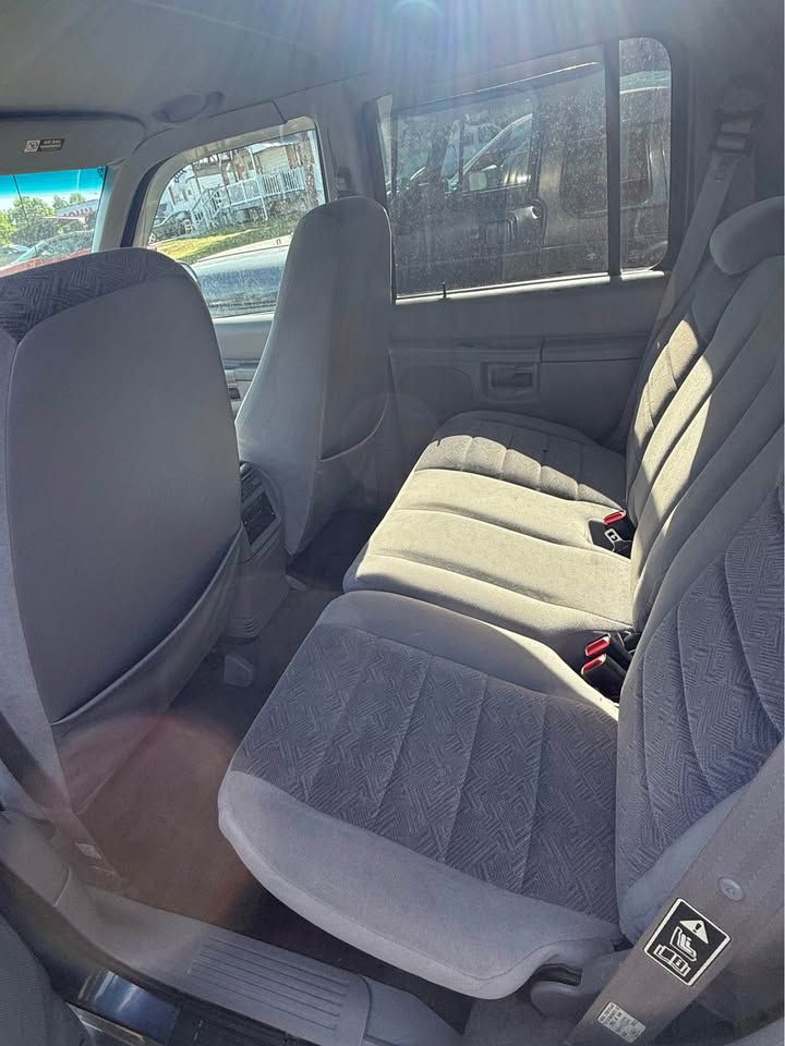 Photo 6 of this FORD EXPLORER