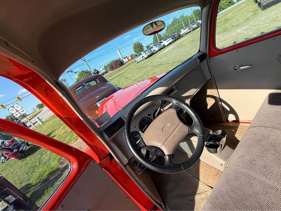 Photo 9 of this FORD PICKUP