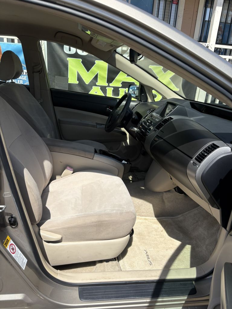 Photo 10 of this TOYOTA PRIUS