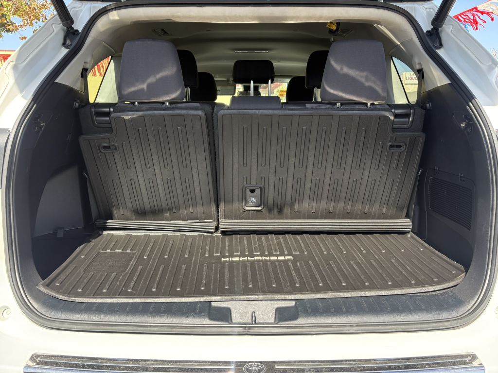 Photo 38 of this TOYOTA HIGHLANDER