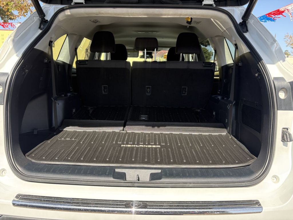 Photo 39 of this TOYOTA HIGHLANDER