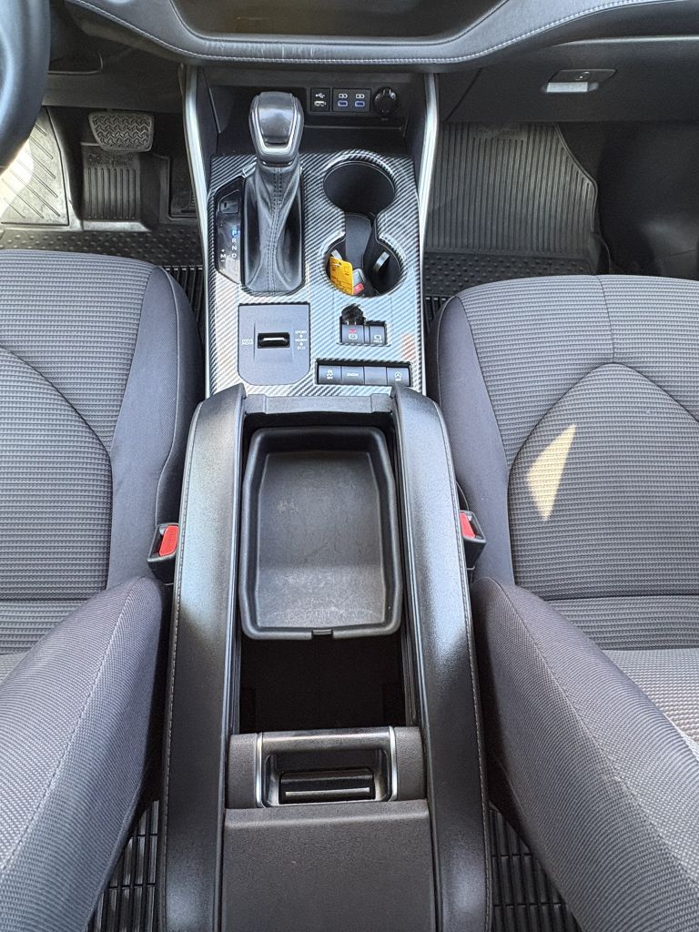 Photo 33 of this TOYOTA HIGHLANDER