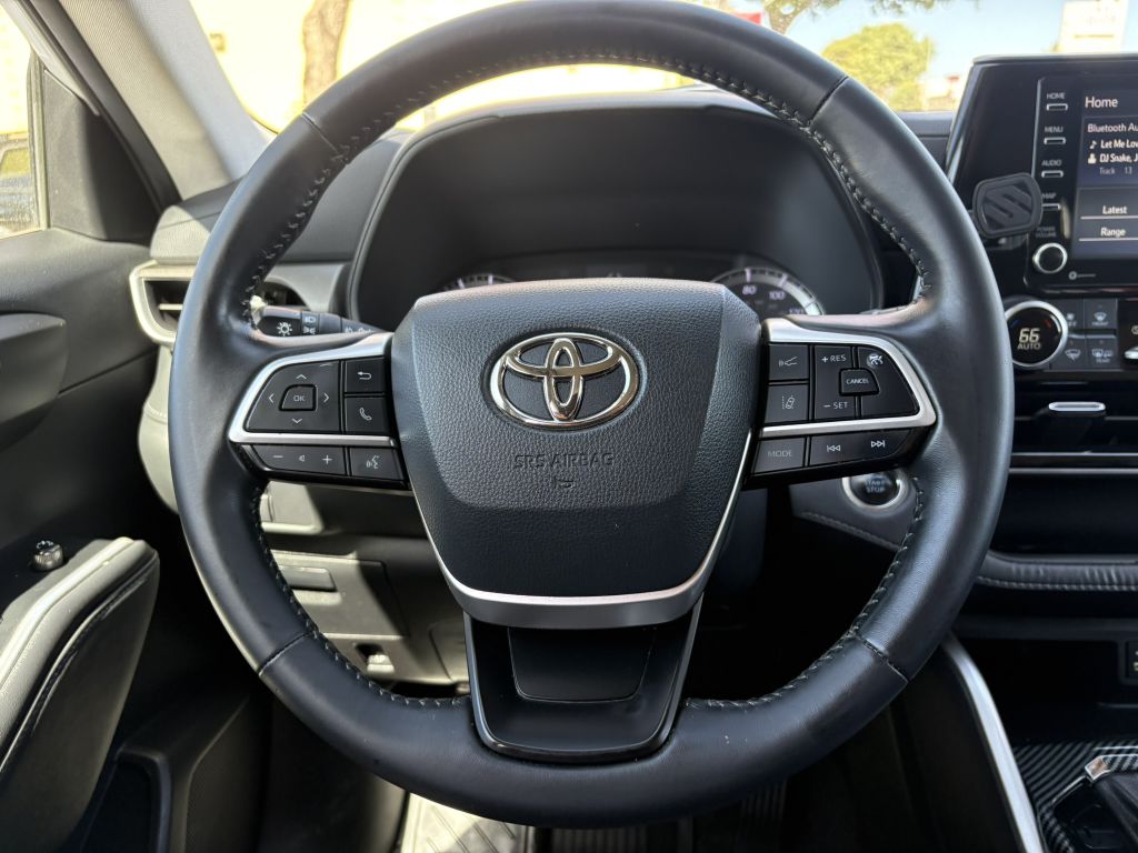 Photo 22 of this TOYOTA HIGHLANDER