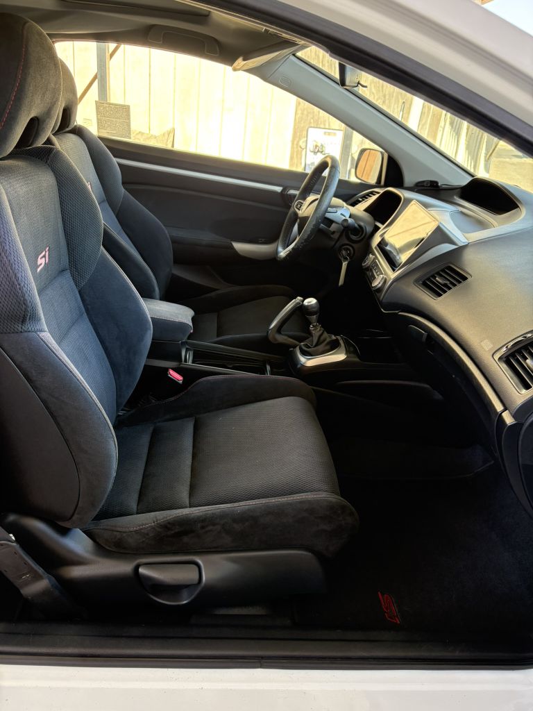 Photo 12 of this HONDA CIVIC