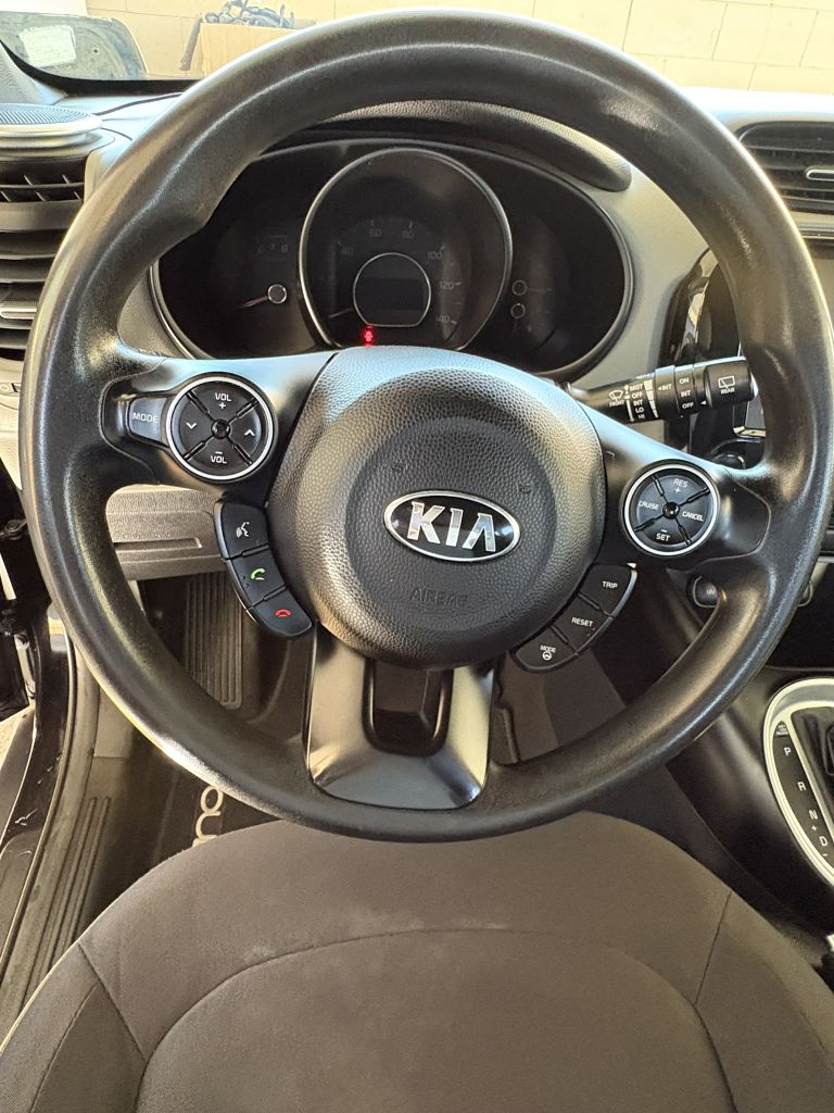 Photo 15 of this KIA SOUL