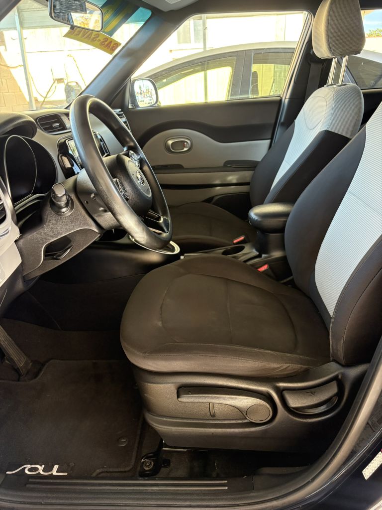 Photo 17 of this KIA SOUL