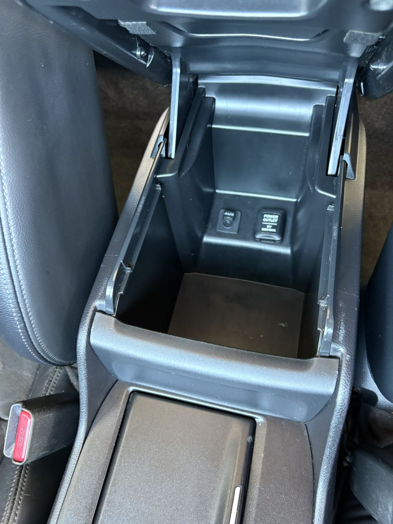 Photo 25 of this HONDA ACCORD