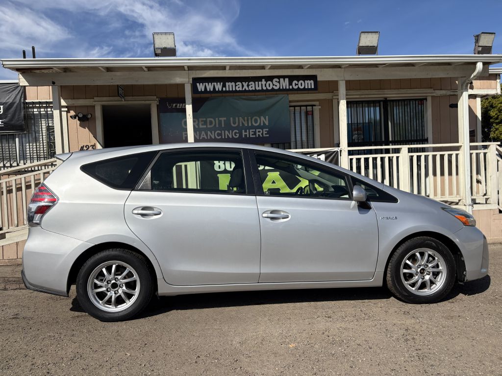 Photo 4 of this TOYOTA PRIUS V