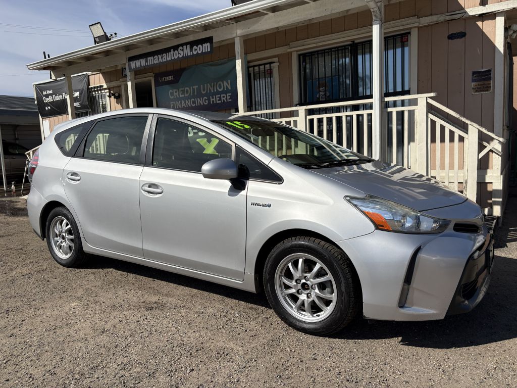 Photo 8 of this TOYOTA PRIUS V