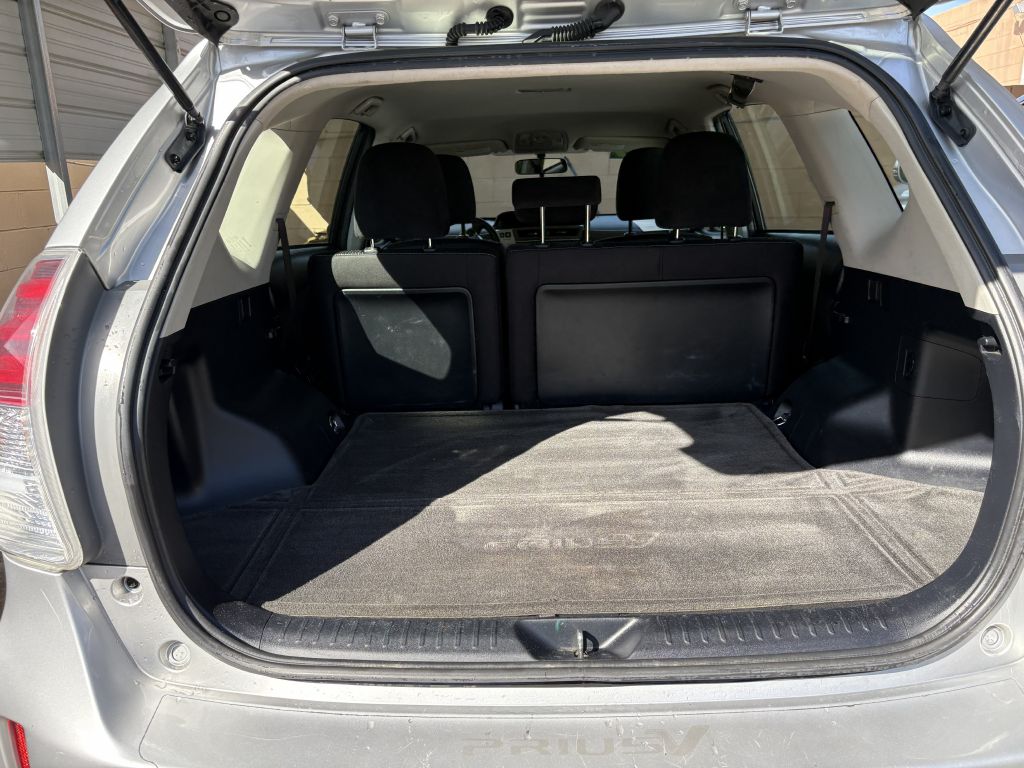 Photo 13 of this TOYOTA PRIUS V