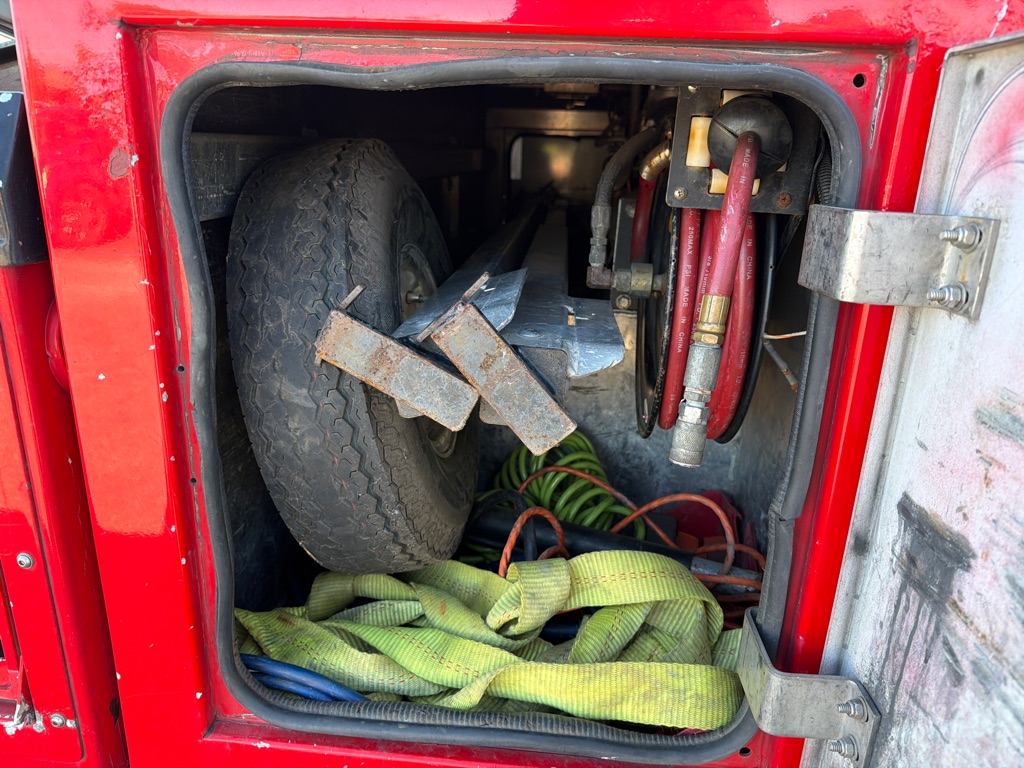Photo 14 of this FORD F450- WRECKER