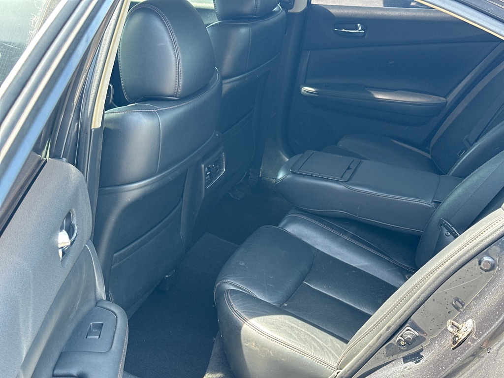Photo 10 of this NISSAN MAXIMA