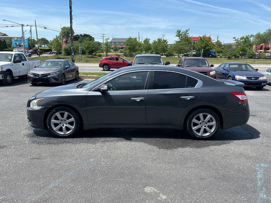 Photo 6 of this NISSAN MAXIMA