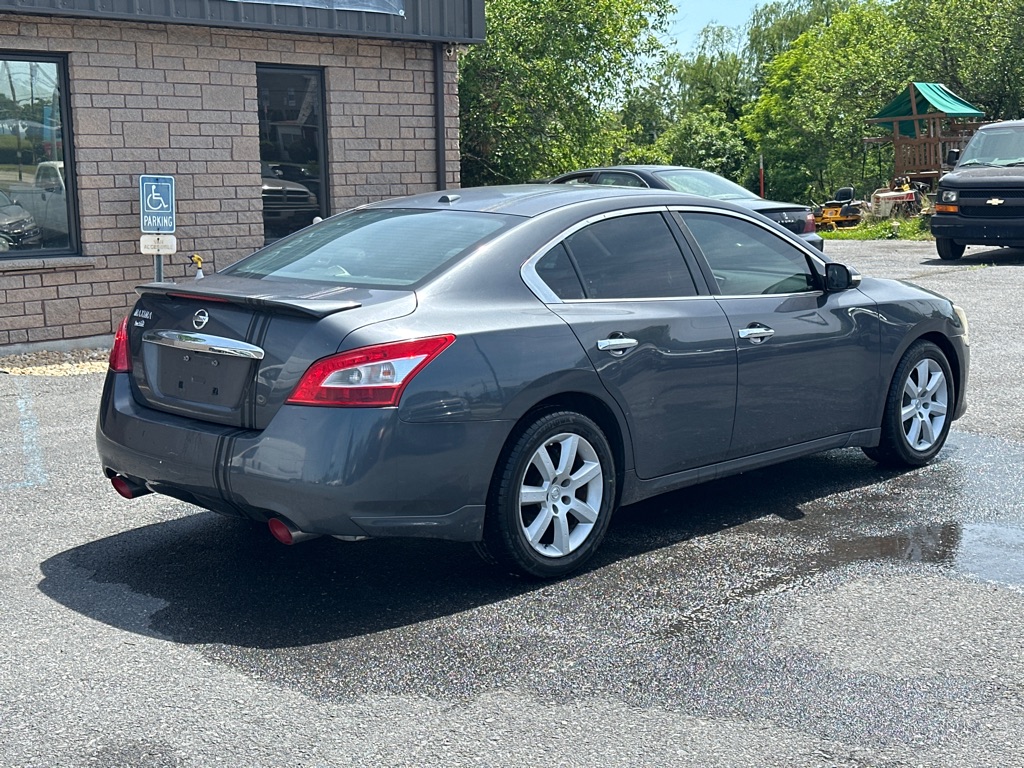 Photo 3 of this NISSAN MAXIMA