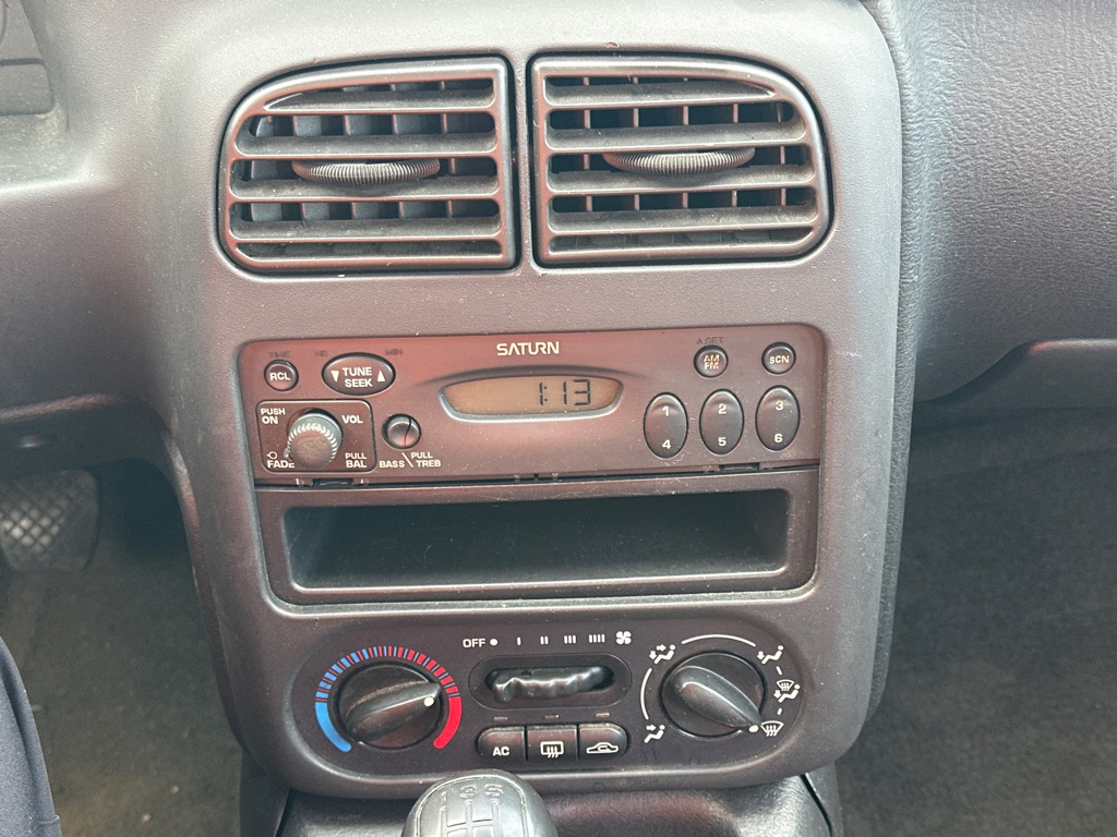 Photo 13 of this SATURN SL2