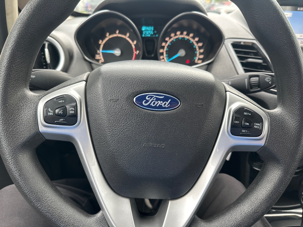 Photo 17 of this FORD FIESTA
