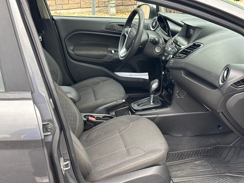 Photo 12 of this FORD FIESTA
