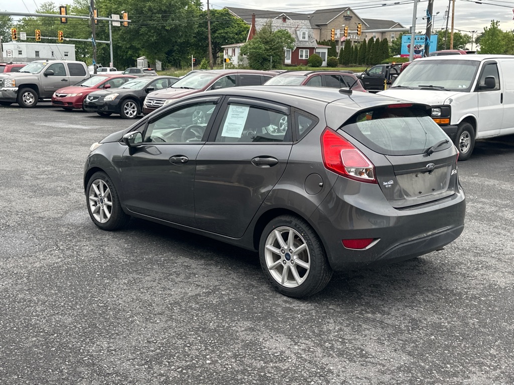 Photo 5 of this FORD FIESTA