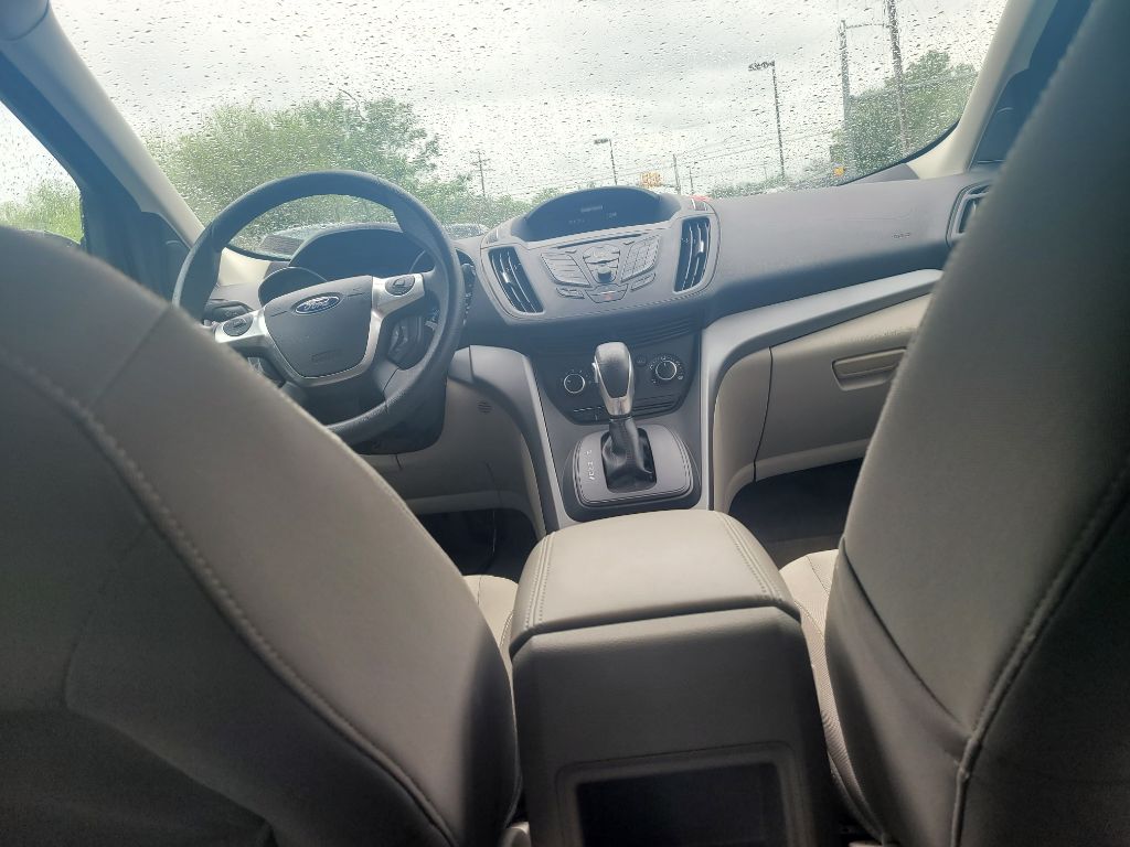 Photo 15 of this FORD ESCAPE