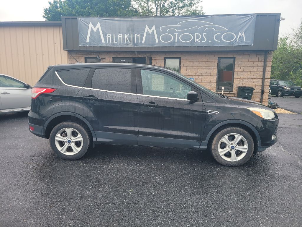 Photo 2 of this FORD ESCAPE