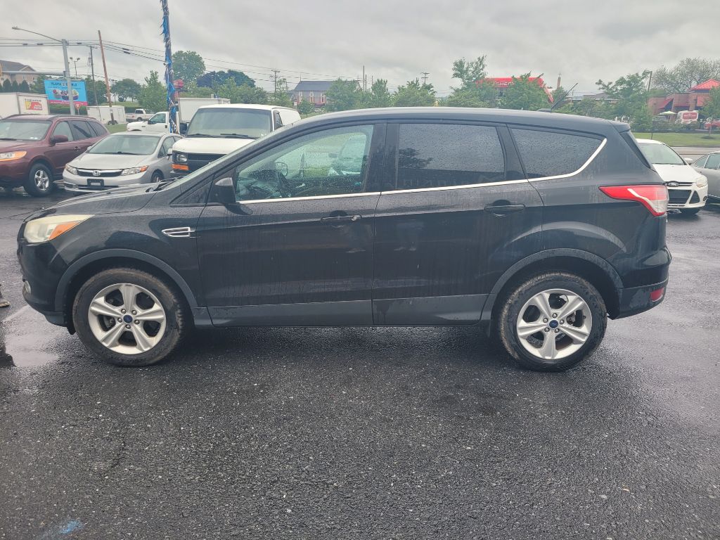 Photo 6 of this FORD ESCAPE