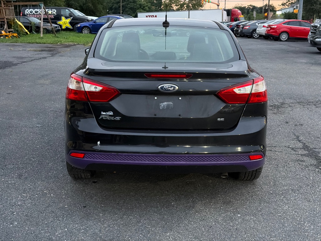 Photo 4 of this FORD FOCUS