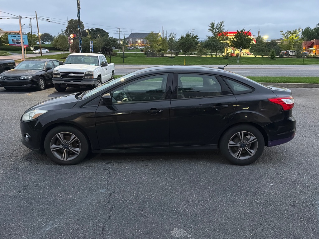 Photo 6 of this FORD FOCUS