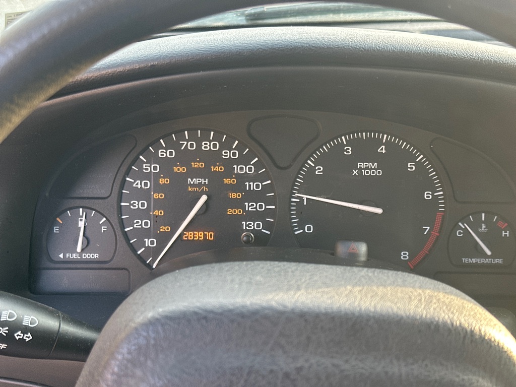 Photo 15 of this SATURN SL2