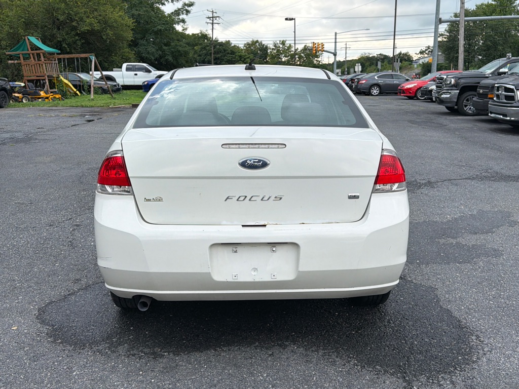 Photo 4 of this FORD FOCUS