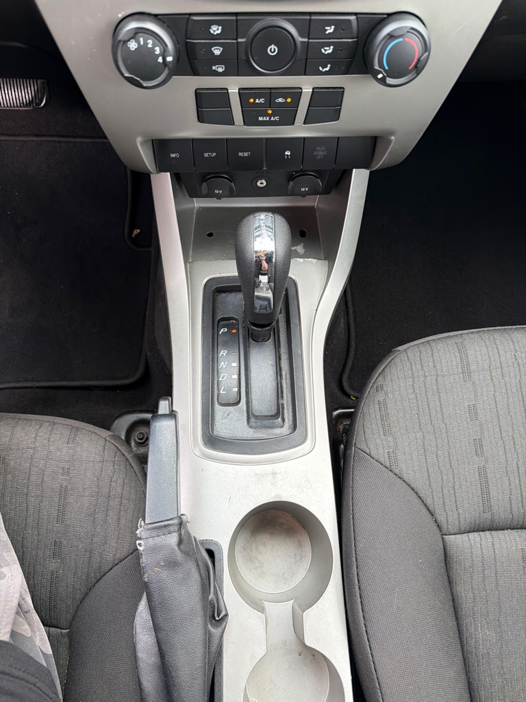 Photo 15 of this FORD FOCUS