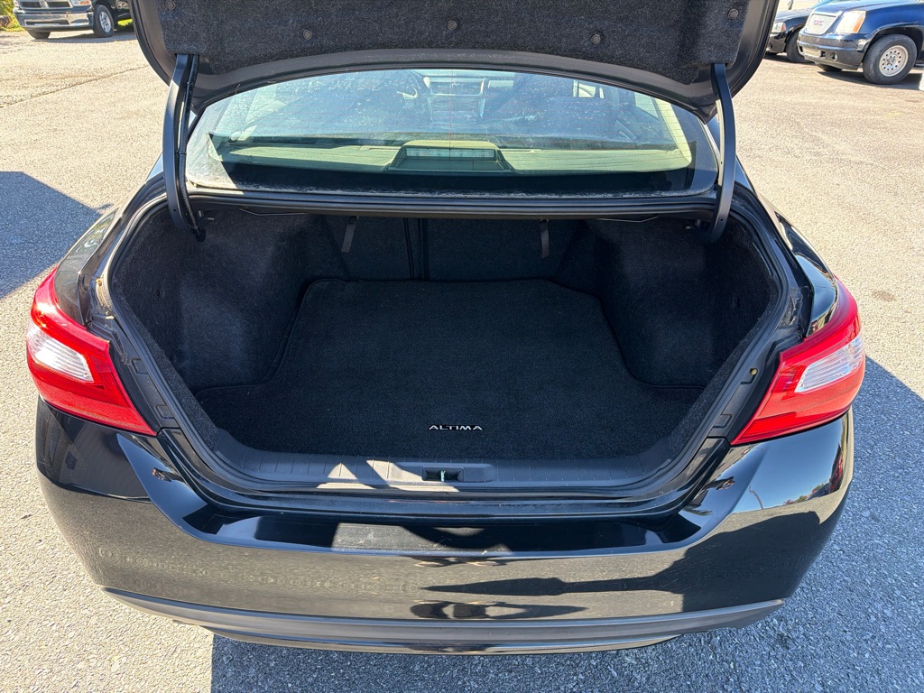 Photo 13 of this NISSAN ALTIMA