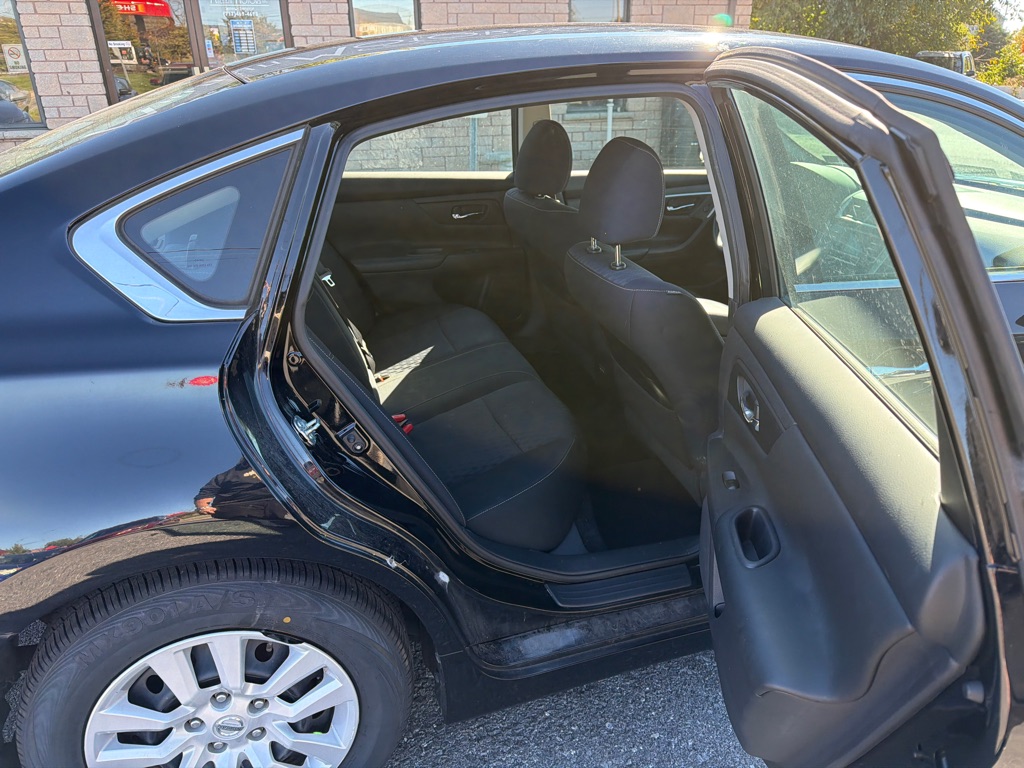 Photo 11 of this NISSAN ALTIMA
