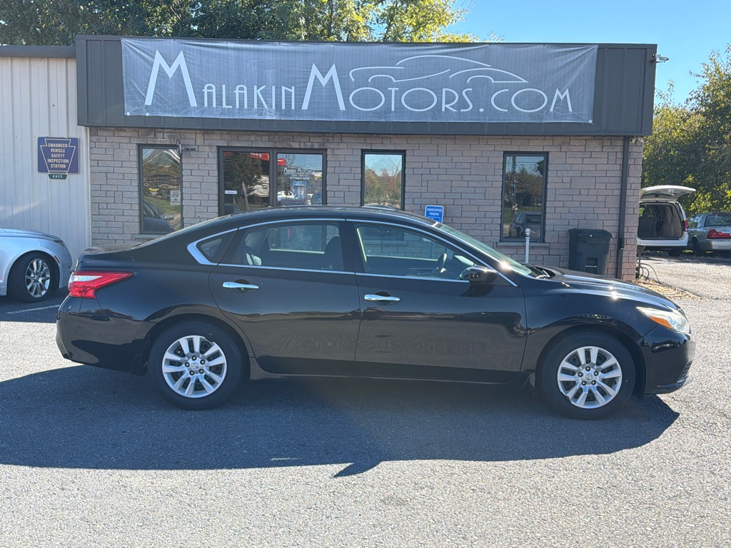 Photo 2 of this NISSAN ALTIMA
