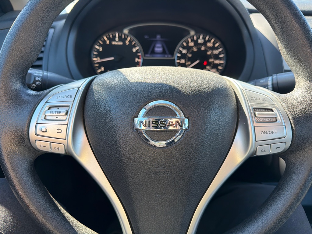 Photo 17 of this NISSAN ALTIMA