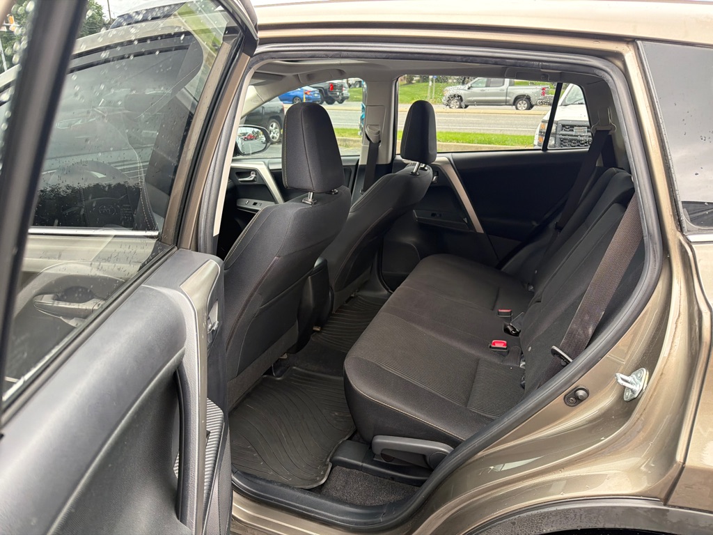 Photo 10 of this TOYOTA RAV4
