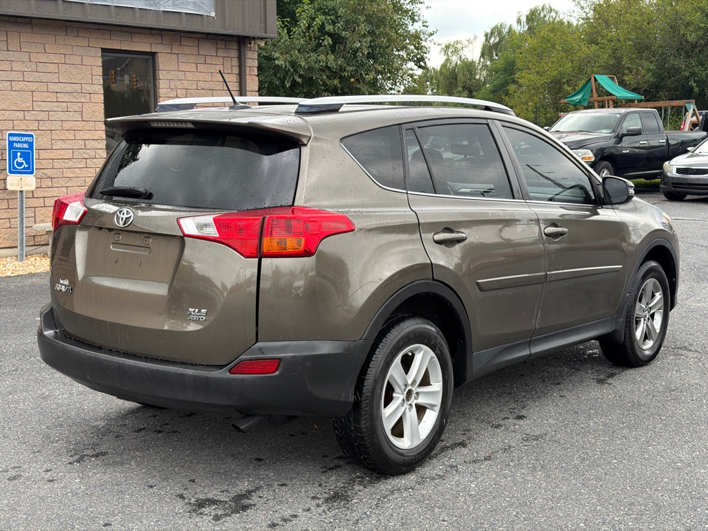Photo 3 of this TOYOTA RAV4