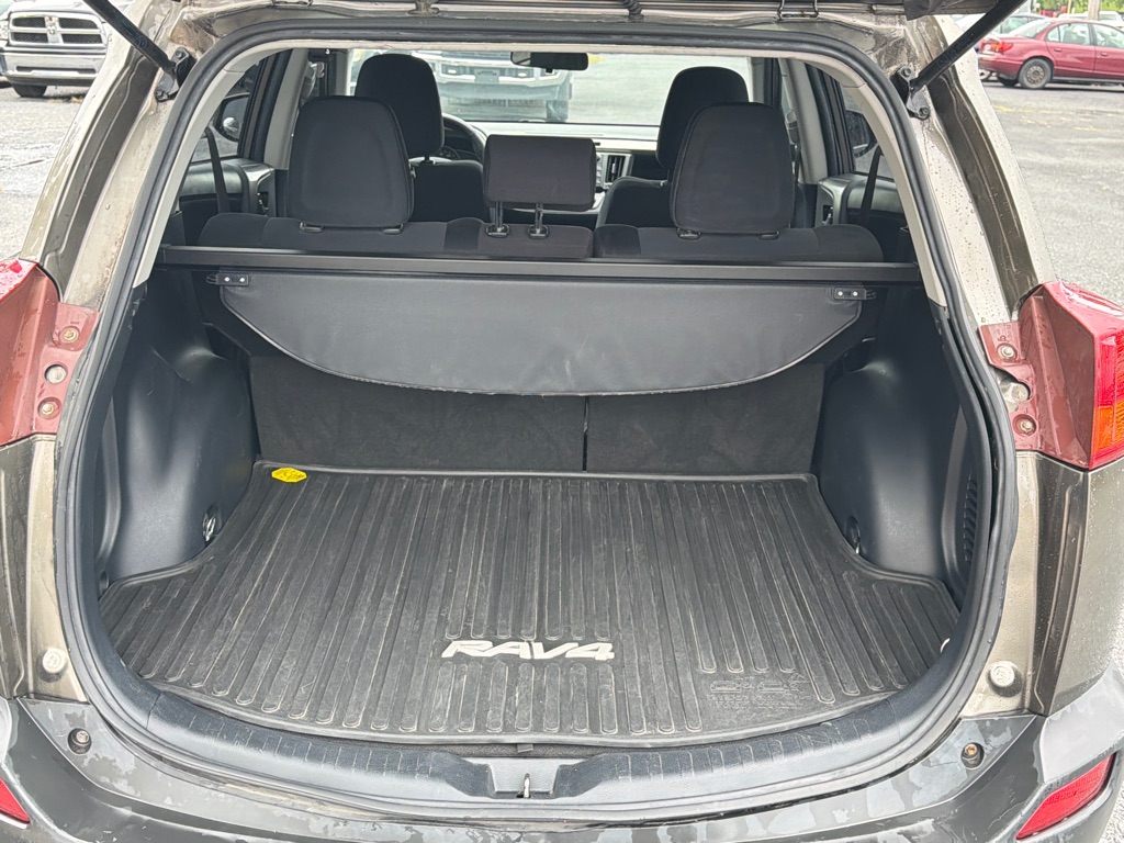 Photo 13 of this TOYOTA RAV4