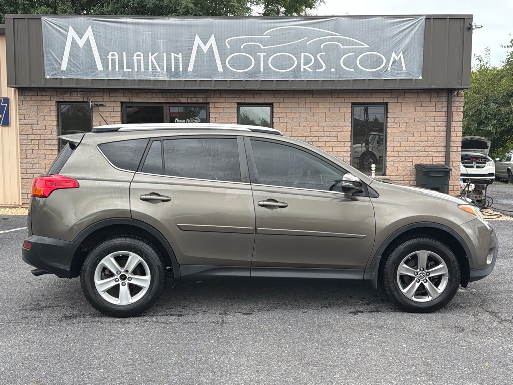 Photo 2 of this TOYOTA RAV4