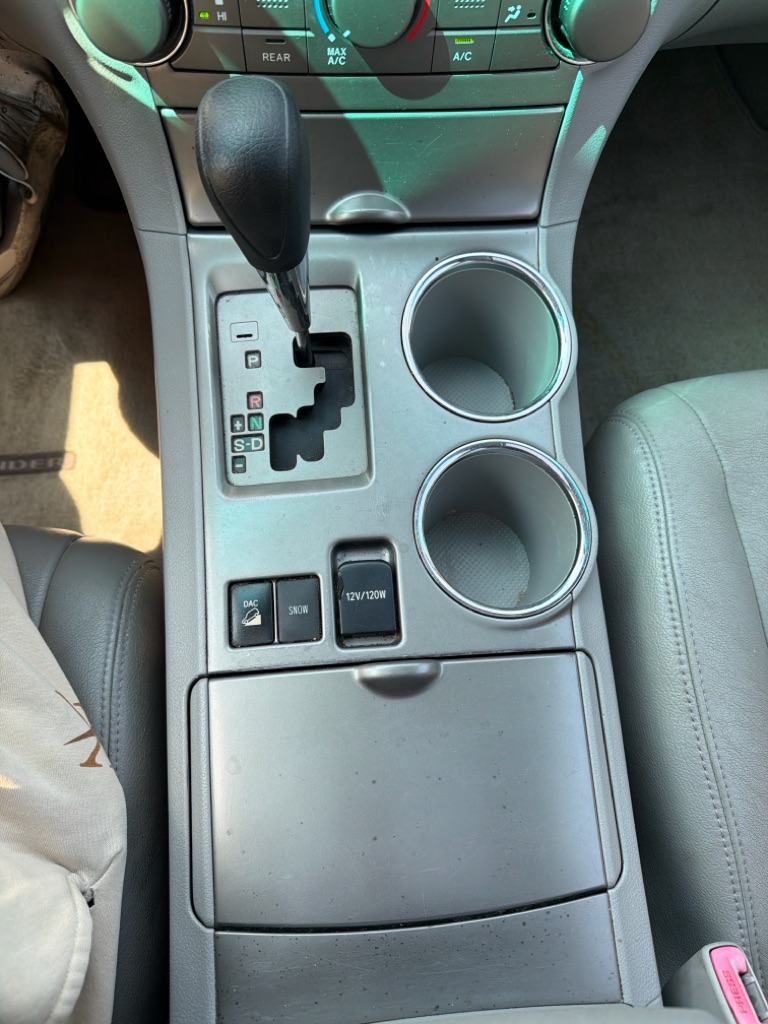 Photo 18 of this TOYOTA HIGHLANDER