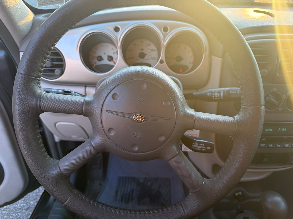 Photo 17 of this CHRYSLER PT CRUISER