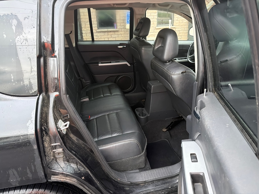 Photo 12 of this JEEP COMPASS