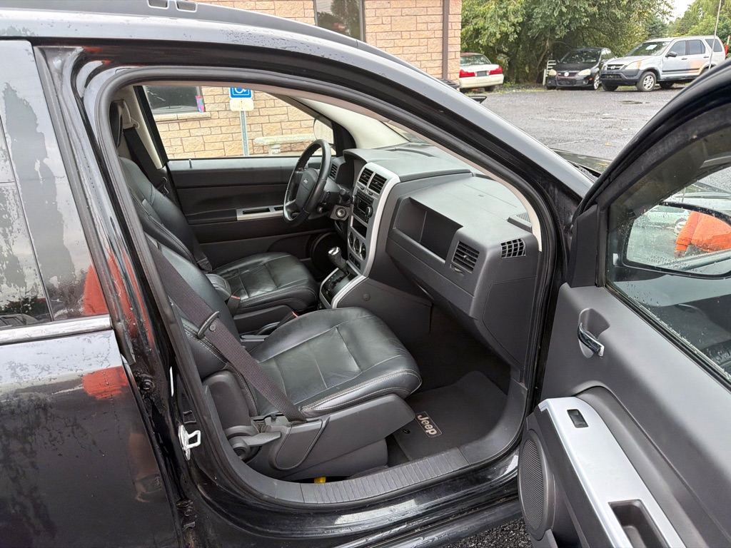 Photo 13 of this JEEP COMPASS