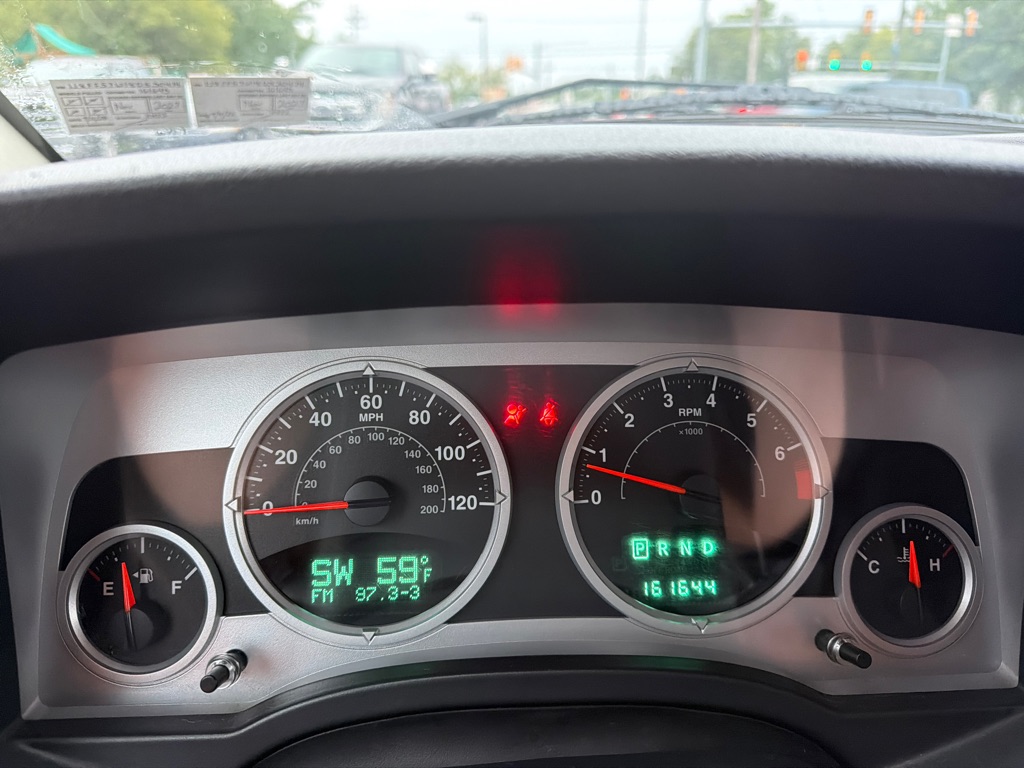 Photo 19 of this JEEP COMPASS