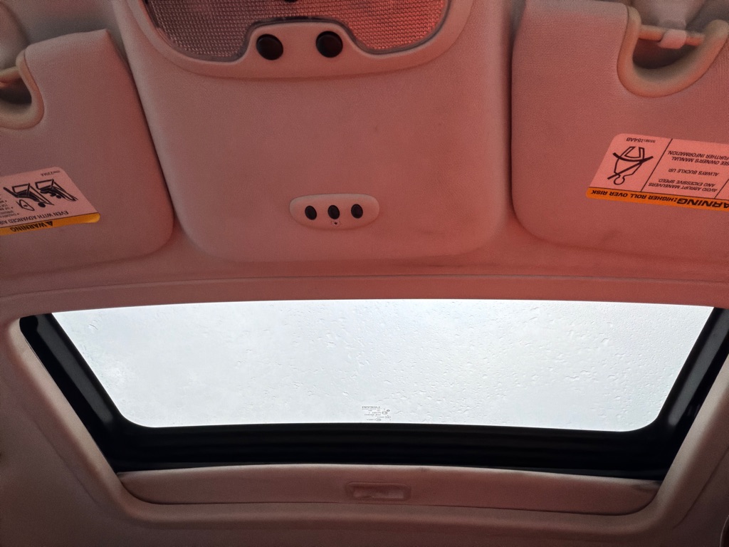 Photo 14 of this JEEP COMPASS