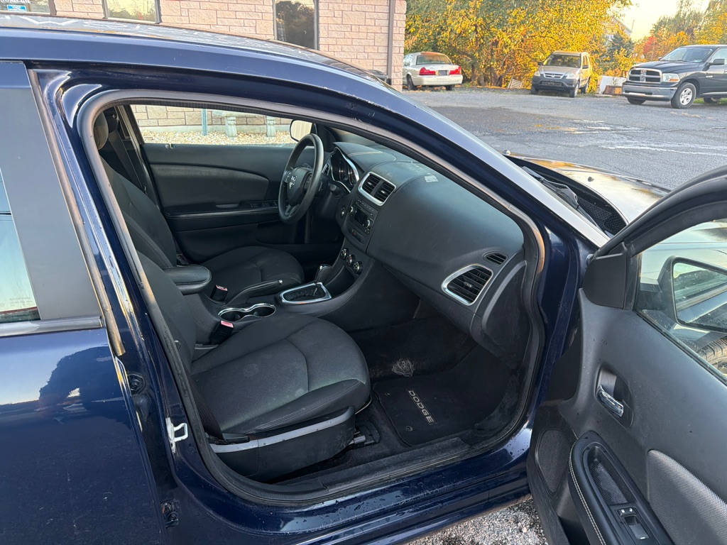 Photo 12 of this DODGE AVENGER