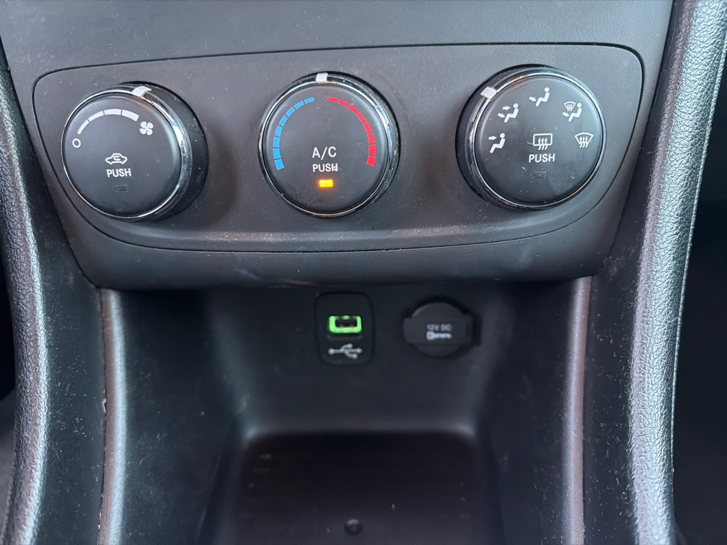 Photo 15 of this DODGE AVENGER