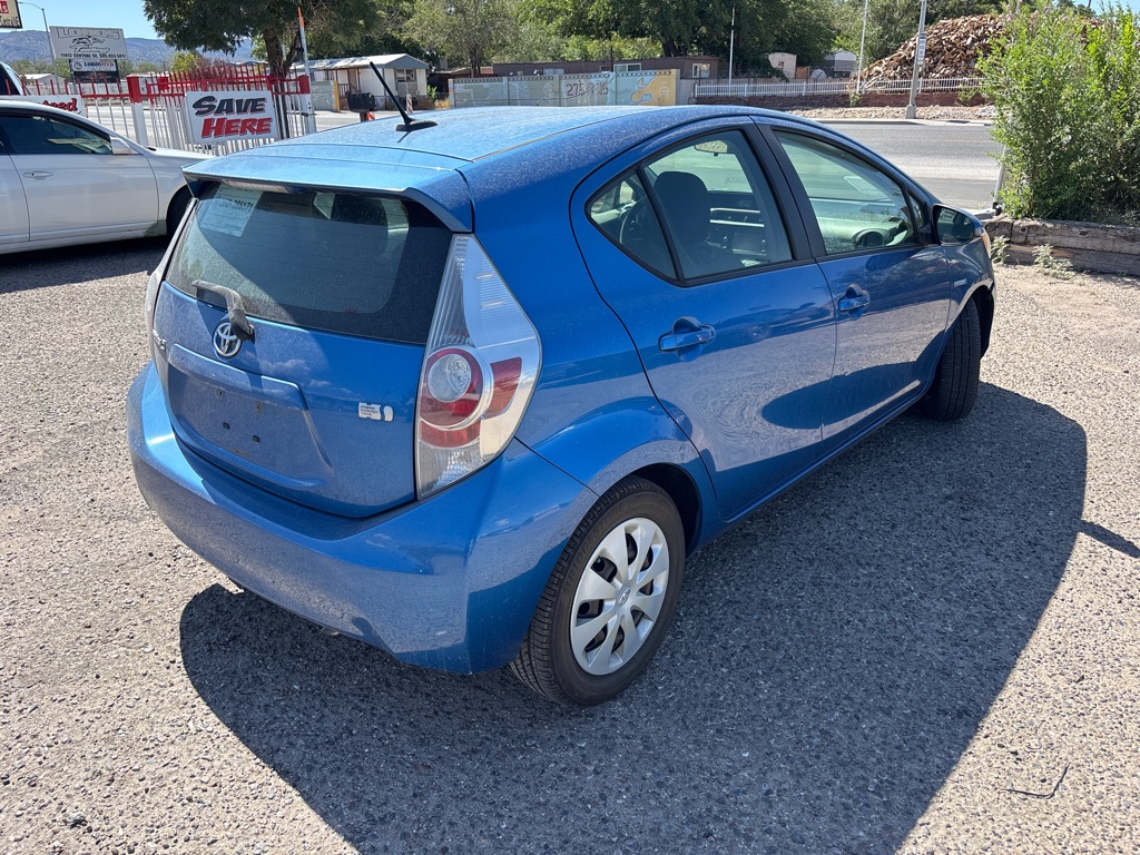 Photo 7 of this TOYOTA PRIUS C
