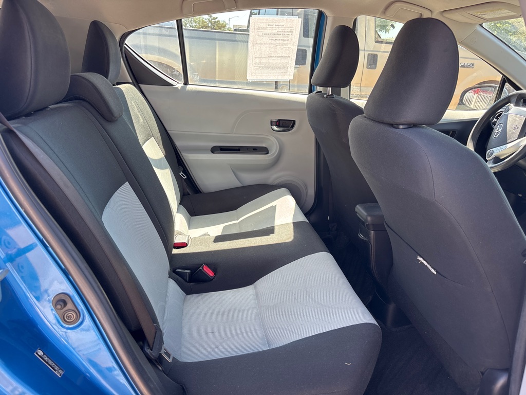 Photo 13 of this TOYOTA PRIUS C